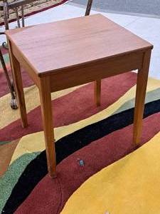 lot 859 image: Wood End Table