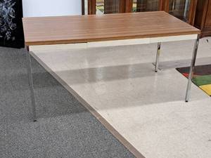 lot 860 image: Office Desk 1-drawer