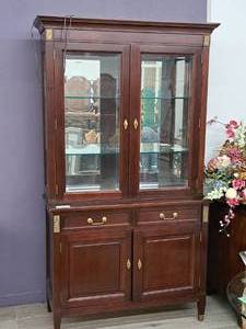 lot 857 image: Stickley Lighted China Cabinet 2-piece