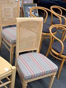 lot 870 image: Lot of (2) Vintage Dining Side Chairs