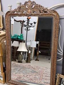 lot 882 image: Thomasville Framed Wall Mirror