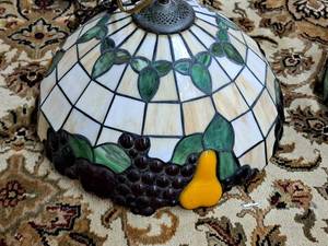 lot 886 image: Tiffany Stained Glass Chandelier
