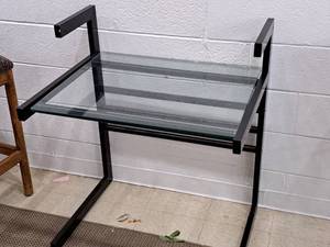 lot 840 image: Glass Top-Metal TableComputer Desk