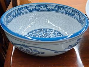 lot 1034 image: Decorative Bowl 8-34