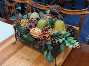 lot 1047 image: Home Dcor 29 - Metal Basket with Faux Pears and Flowers