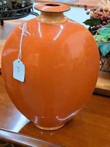 lot 1048 image: Toyo Next Designed by Jill Rosenwald Table Vase 8
