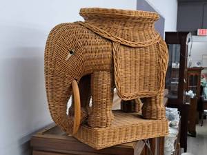 lot 1057 image: Wicker Elephant Statue 19
