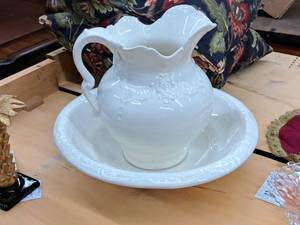 lot 1104 image: Wash Basin - Pitcher and Bowl