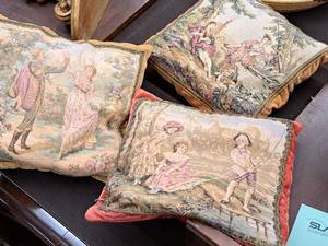 lot 1106 image: Lot of (3) Early America theme Throw Pillows