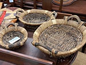 lot 1105 image: Lot of (3) Wicker Serving Baskets