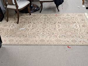 lot 1577 image: Area Rug 93x60-14