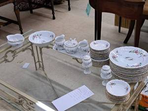 lot 1138 image: Royal Kent Collection China Set 47-piece - 13-34 Platter, 5-12 Serving Bowl, 5 Covered Sugar Bowl, Salt & Pepper Shakers with Stands, (2) Creamers, 9 Serving Bowl, (8) 5-14 Bowls, (10) 5-12 Saucers, (9) 6-34 Plates, (12) 10 Plates