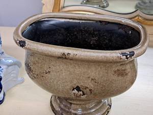 lot 1151 image: Planter