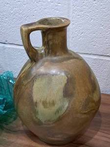 lot 1162 image: Red Wing Art Pottery Vase