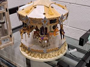 lot 1164 image: Carousel