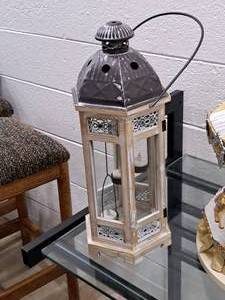 lot 1165 image: Candleholder