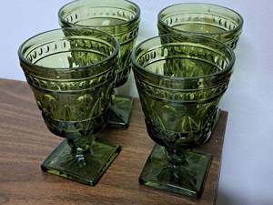 lot 1172 image: Lot of (4) Green Glass Stem Cups