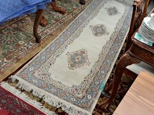 lot 1586 image: Carpet Runner 122-34x31