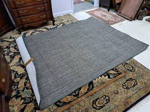 lot 1597 image: Area Rug 95-34x71-12