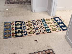 lot 1602 image: Area Rug