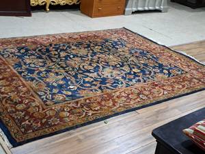 lot 1604 image: Area Rug 120x95