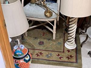 lot 1614 image: Area Rug 105x70