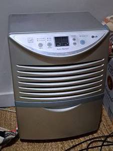 lot 1624 image: LG Household Humidifier