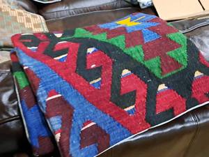 lot 1629 image: Lot of (2) 16 Pillow Cases