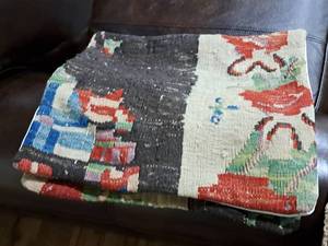 lot 1630 image: Lot of (2) 16 Pillow Cases