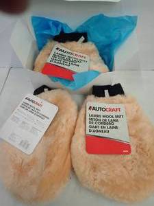 WOOL  Genuine Automotive Lambswool Mitt for washing or dusting (3)
