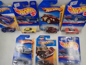 HOT WHEELS  -  7 Assorted