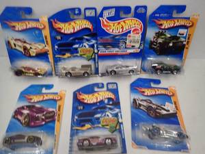 HOT WHEELS  -  7 Assorted
