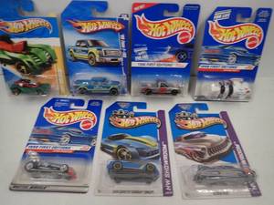 HOT WHEELS  -  7 Assorted