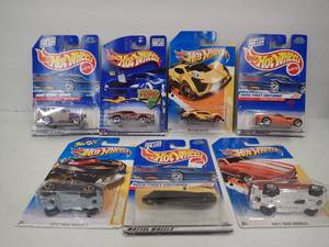 HOT WHEELS  -  7 Assorted