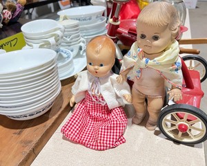 lot 1002 image: Antique Dolls