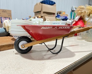 lot 1005 image: Radio Flyer Doll Wheelbarrow