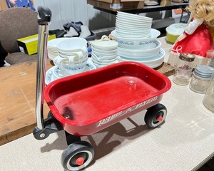 lot 1006 image: Radio Flyer Doll Wagon