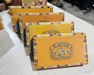 lot 1017 image: Rol Tan Cigar Boxes
