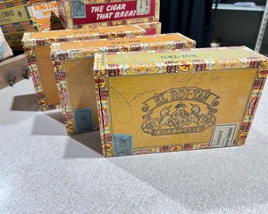 lot 1018 image: Rol Tan Cigar Boxes