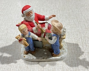 lot 1031 image: HOMCO Figurine