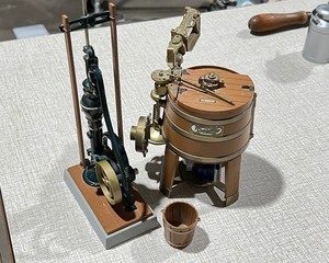 lot 1036 image: Miniature Juice Press