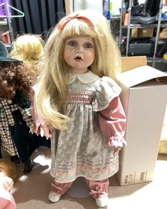 lot 1042 image: The Hamilton Collection Brianna Porcelain Doll
