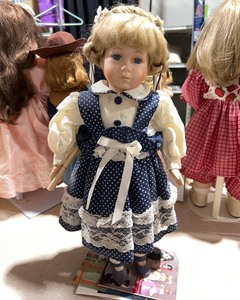 lot 1045 image: Vintage Porcelain Doll