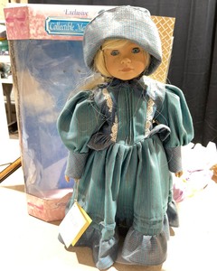lot 1061 image: Faithful Friends Beth Doll by Heidi Ott