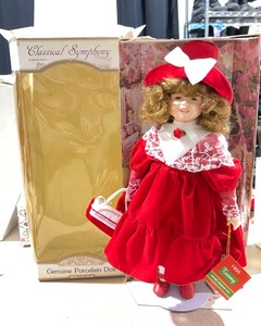 lot 1073 image: 1995 Tammy Porcelain Doll