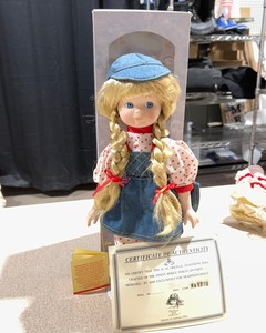 lot 1077 image: The Heritage Mint Collection Hattie Doll with Certificate of Authenticity