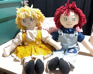 lot 1089 image: Rag Dolls