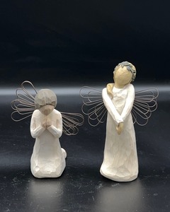 lot 364 image: Willow Tree Angels