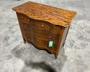 lot 24 image: Antique Four Drawer Dresser