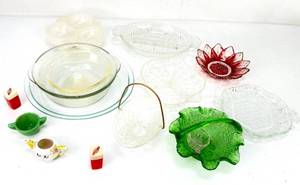 lot 226 image: 12 Pieces of Antique  Vintage Glassware